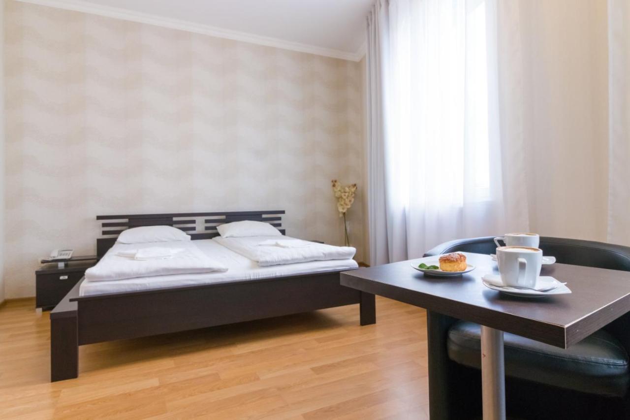 Orhideya Bed & Breakfast Лвив Екстериор снимка
