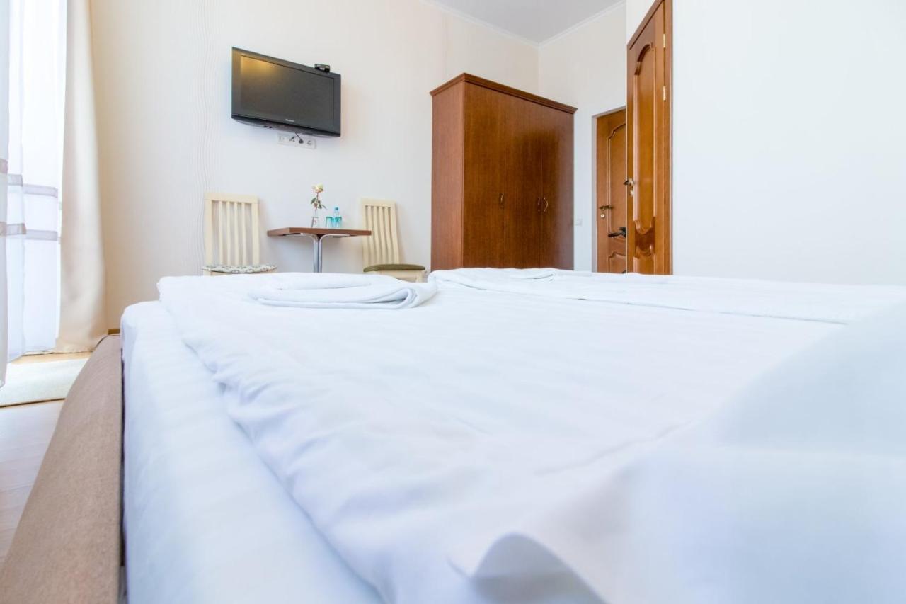 Orhideya Bed & Breakfast Лвив Екстериор снимка