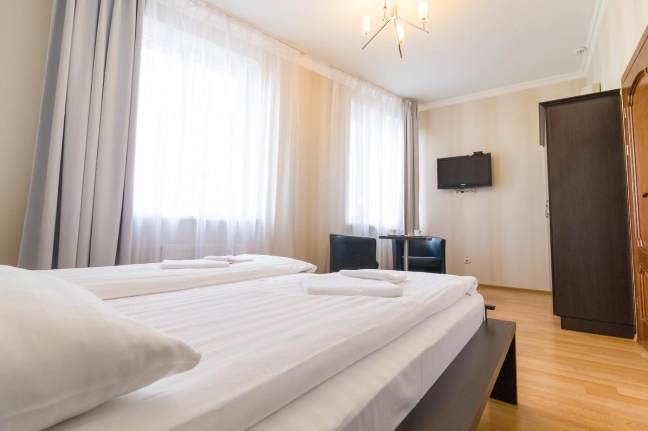 Orhideya Bed & Breakfast Лвив Екстериор снимка