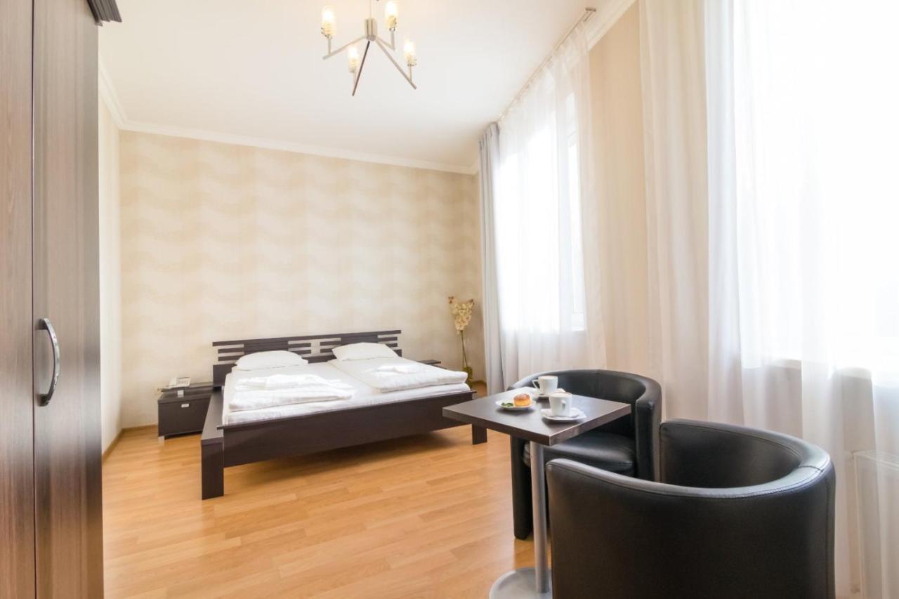 Orhideya Bed & Breakfast Лвив Екстериор снимка
